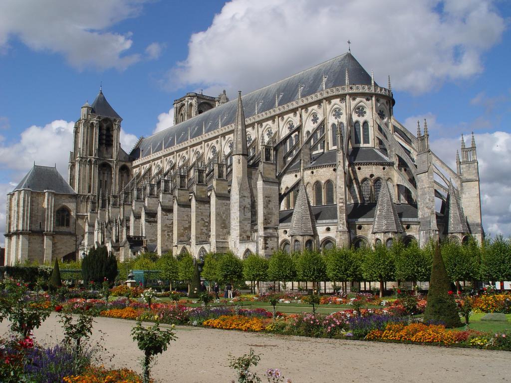 Campanile Bourges Nord - Saint-Doulchard Hotel Exterior photo